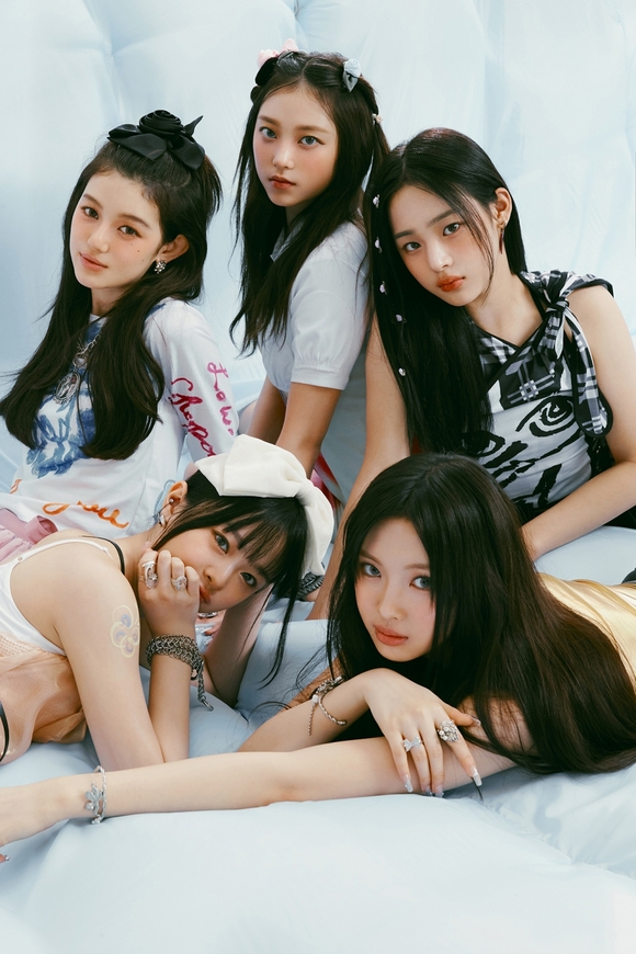 ▲제로 브랜드 모델로 선정된 뉴진스 / 사진=롯데웰푸드 롯데웰푸드, 무설탕 디저트 ‘제로’ 모델로 뉴진스 선정