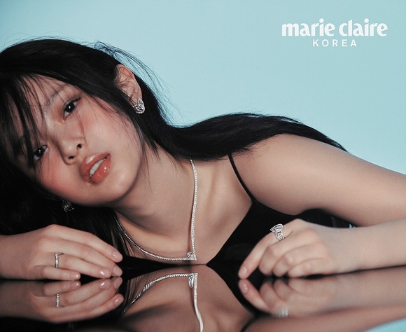▲사진=마리끌레르 코리아(Marie Claire Korea) 뉴진스 하니, 고혹적인 분위기 물씬 나는 주얼리 화보 공개