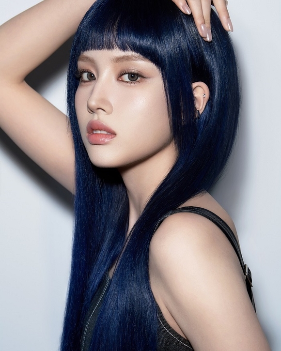 ▲‘엑셀랑스 파리지앵 시크 NEW 레벨잉크 에디션’ / 사진=로레알파리 로레알파리, 스테이씨 윤과 함께한 본드 리페어, 레벨잉크 에디션 신규 화보 공개