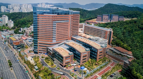 ▲미소정보기술이 데이터심의솔루션 ‘스마트DRB’를 계명대학교 동산의료원에 구축한다. 사진은 계명대학교 동산의료원 전경 / 사진=미소정보기술 미소정보기술, 계명대 동산병원에 데이터 심의솔루션 ‘스마트DRB’ 구축