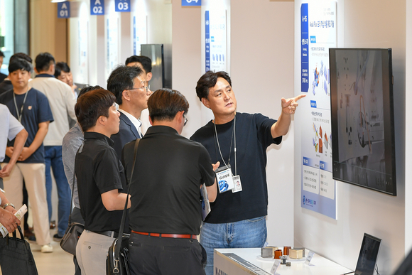 ▲현대모비스가 지난 28일부터 이틀간 경기도 의왕연구소에서 개최한 ‘M-SPHERE 2024’ 현장 / 사진=현대모비스 현대모비스, 제1회 엠스피어 2024’ 개최…40여 종 모빌리티 제조 신기술 공개