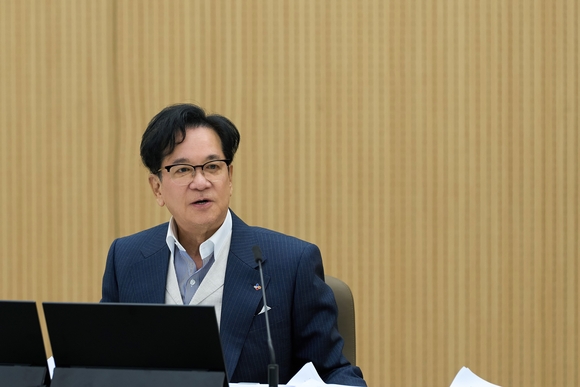 ▲CJ그룹 이재현 회장이 지난 20일 서울 중구 CJ인재원에서 ‘그룹 CEO 경영회의’를 진행하고 있다. / 사진=CJ그룹 이재현 회장 “K푸드·K팝 등 한국에 관심 확대…그룹이 도약할 마지막 기회”