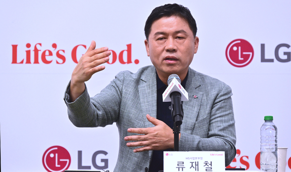 ▲류재철 LG전자 HS사업본부장이 IFA 2025 현장에서 열린 기자간담회에서 발언하고 있다. / 사진=LG전자 류재철 LG전자 HS사업본부장, 유럽 가전 매출 5년 내 2배로