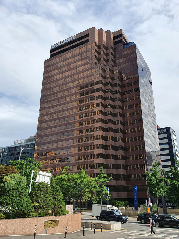 더존비즈온, 1조3000억에 스웨덴 사모펀드 EQT에 매각