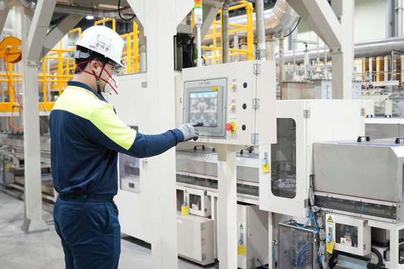 포스코퓨처엠, 전고체 배터리 시장 선점 위해 미국 팩토리얼 투자