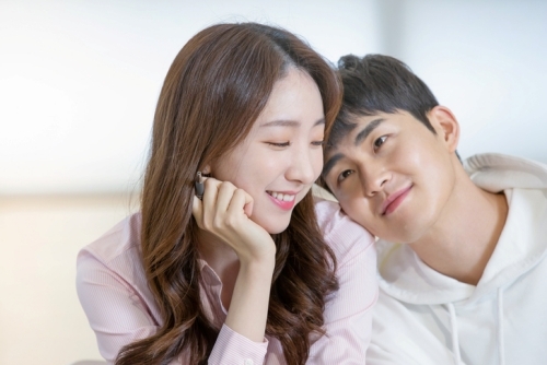 결혼정보회사 듀오, 미혼남녀 연애 초 시험 행동 설문 분석