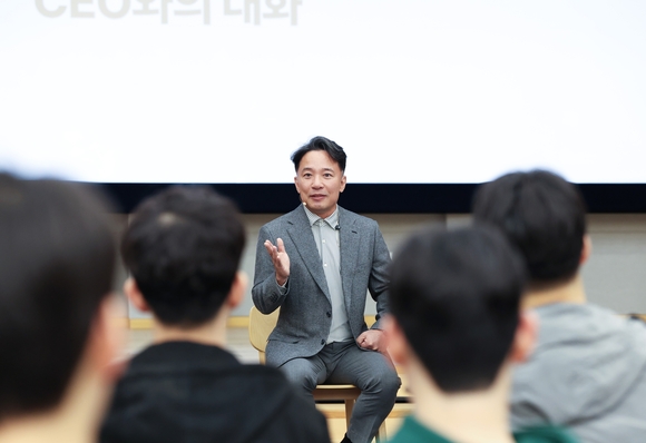 엔씨 김택진 대표 “AI 시대 경쟁력은 통찰력”